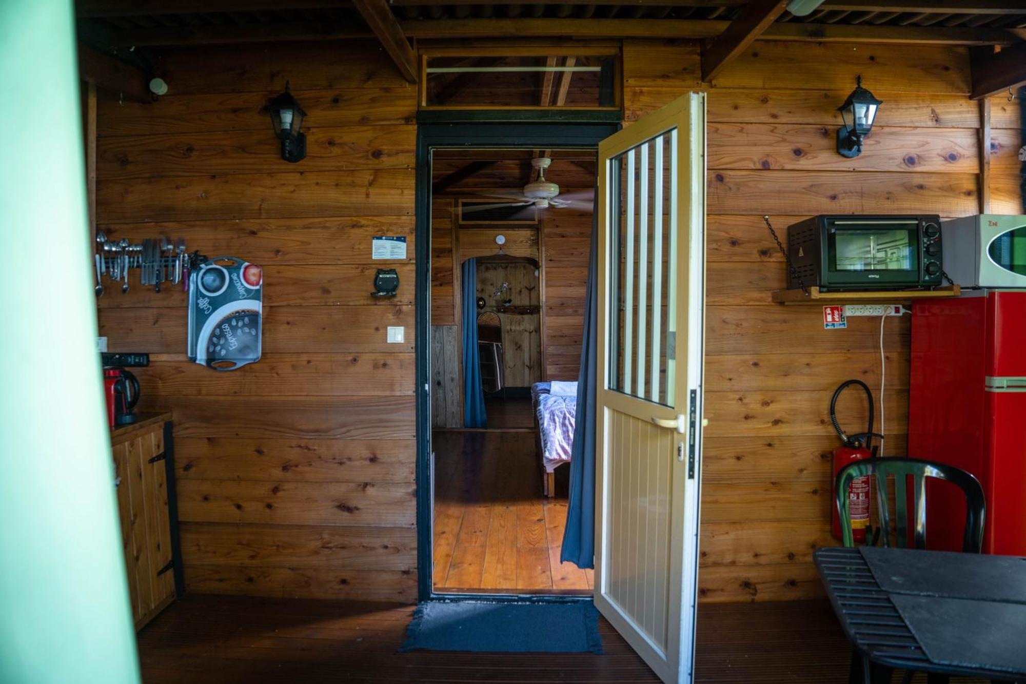Les Hebergements Au Dy-Na Petite Île Exterior foto